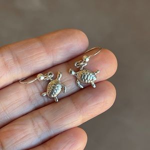 925 Sterling Silver Sea Turtles French Hook Dangle Earrings Brand New